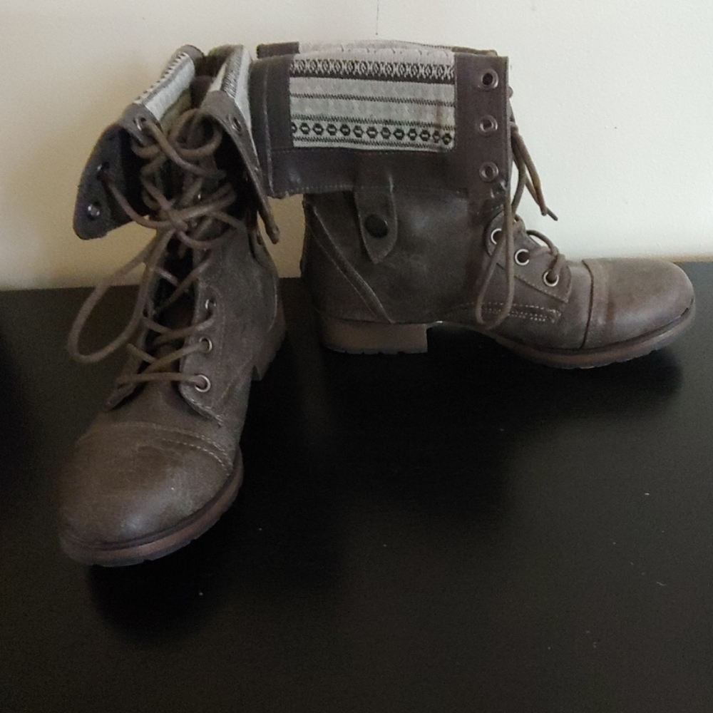 Just Fab grey boots